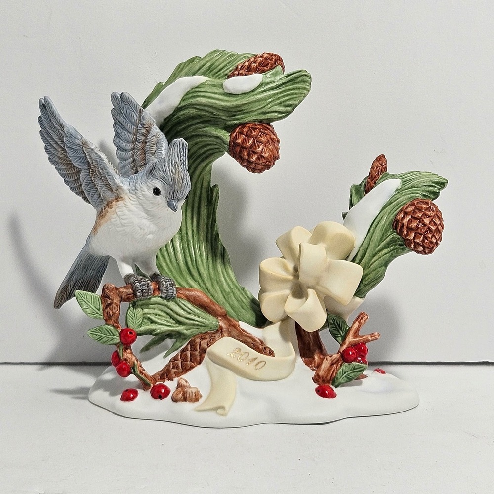 Lenox 2010 Tufted Titmouse Bird Figurine Snow Pinecone Porcelain 791393 NIB
